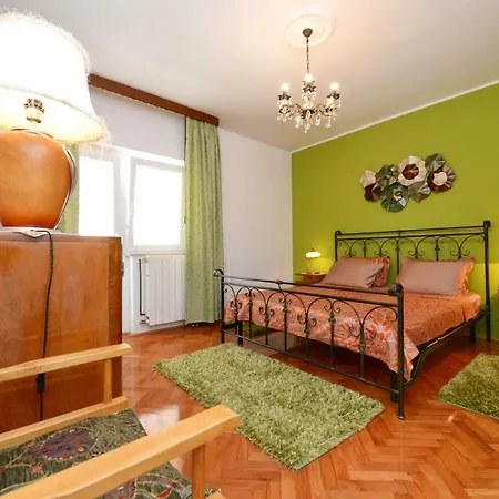 Apartman Nela *